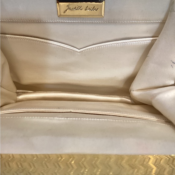 Vintage JUDITH LEIBER Ivory Clutch Shoulder Bag | Good vintage condition - Picture 6 of 16